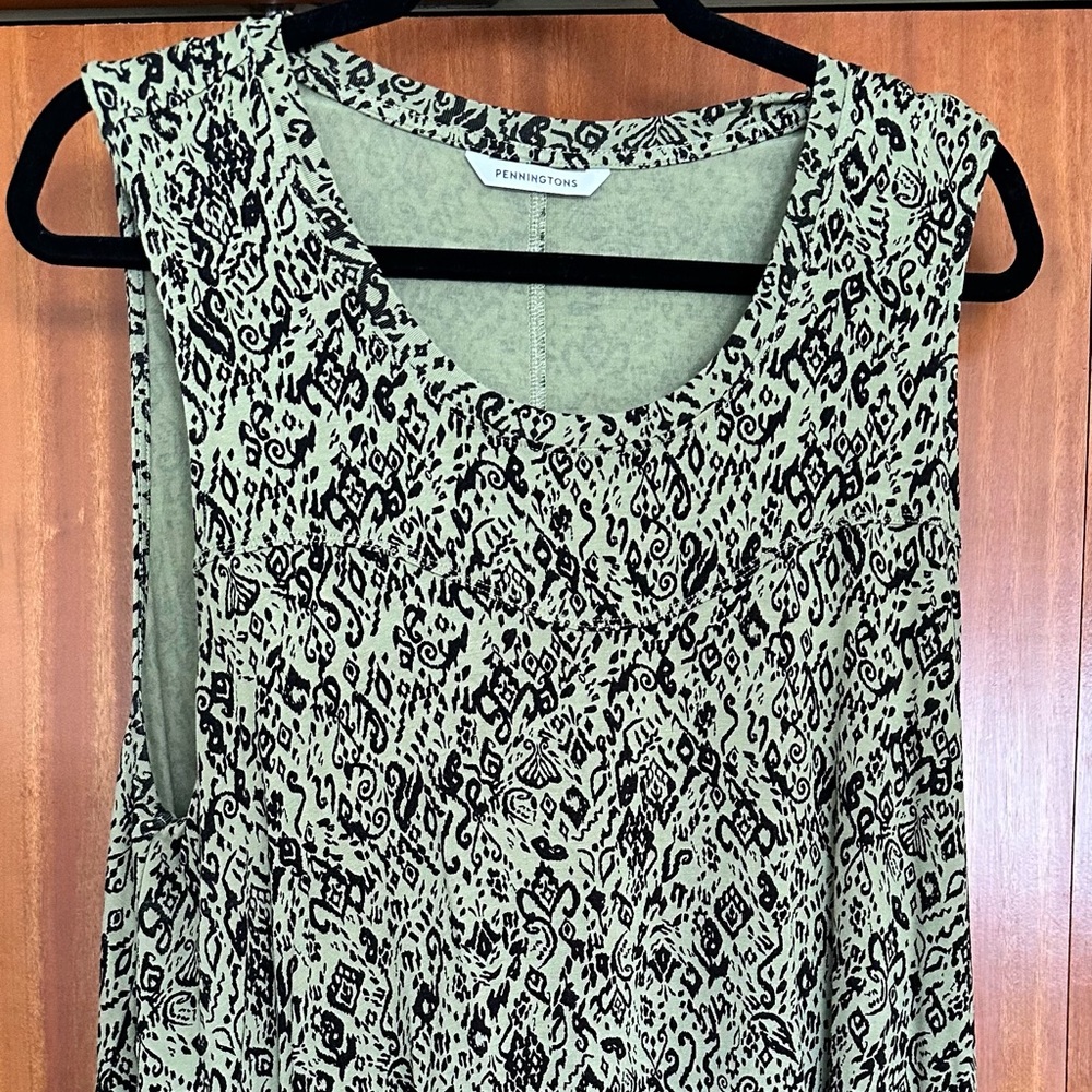 Penningtons swing style tank. Size 1X. Details in photos.